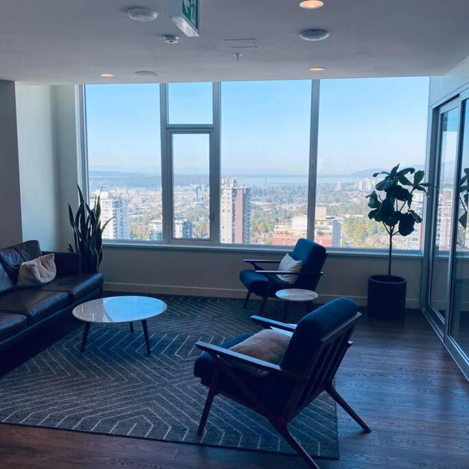 360º Rooftop Patio Views. Your-Home-Away-From-Home North Vancouver Eksteriør bilde