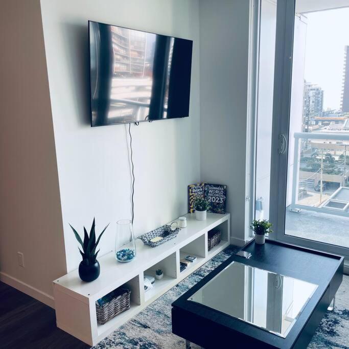 360º Rooftop Patio Views. Your-Home-Away-From-Home North Vancouver Eksteriør bilde
